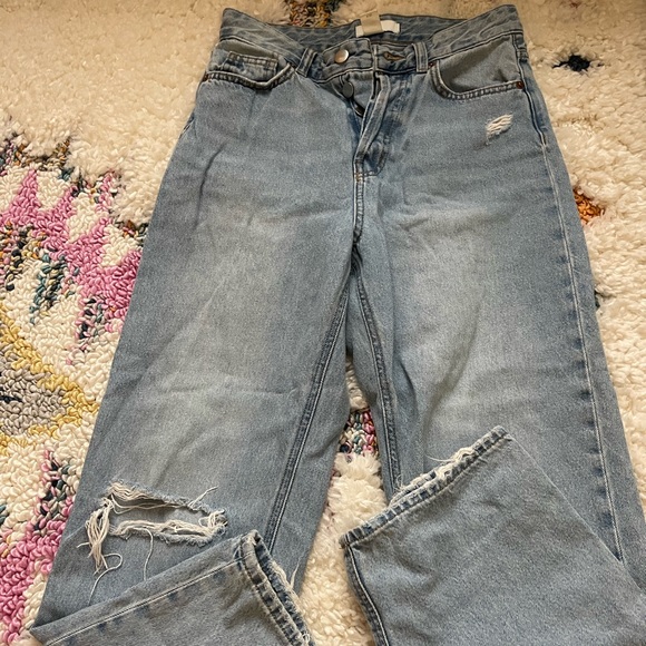 H&M jeans, light wash size 4 - Picture 1 of 4